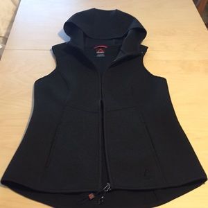 NWOT Gerry neoprene like Black stretch hooded vest